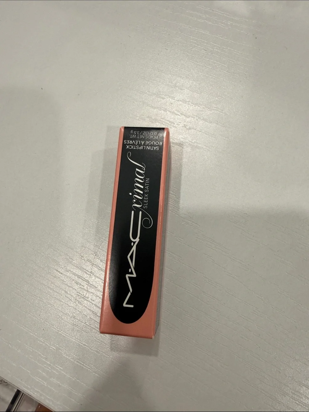 Brand new MAC Cosmetics Primed Sleek Satin Lipstick - Peachy Coral